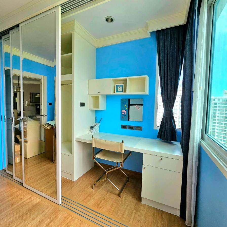 Luxury 3-Bedroom, 3-Bathroom condo at Supalai Wellington, 137 sqm, for Sale at 15,000,000 THB. Prime location near MRT Cultural Center in Huai Khwang.