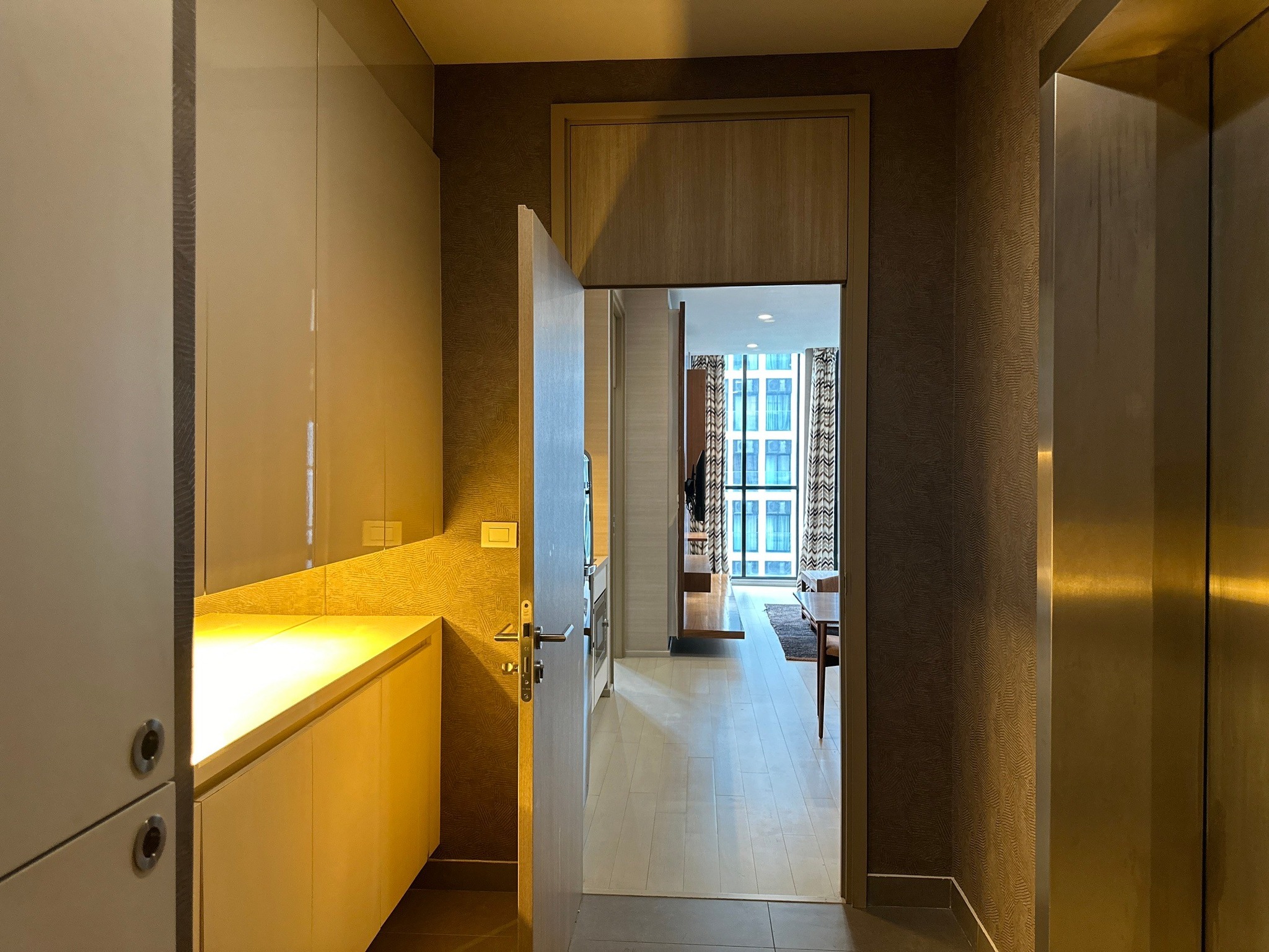 Spacious 1-Bedroom condo at Noble Ploenchit, 58 sqm, for Sale at 15,000,000 THB. Great location near Ploenchit BTS and luxury amenities.