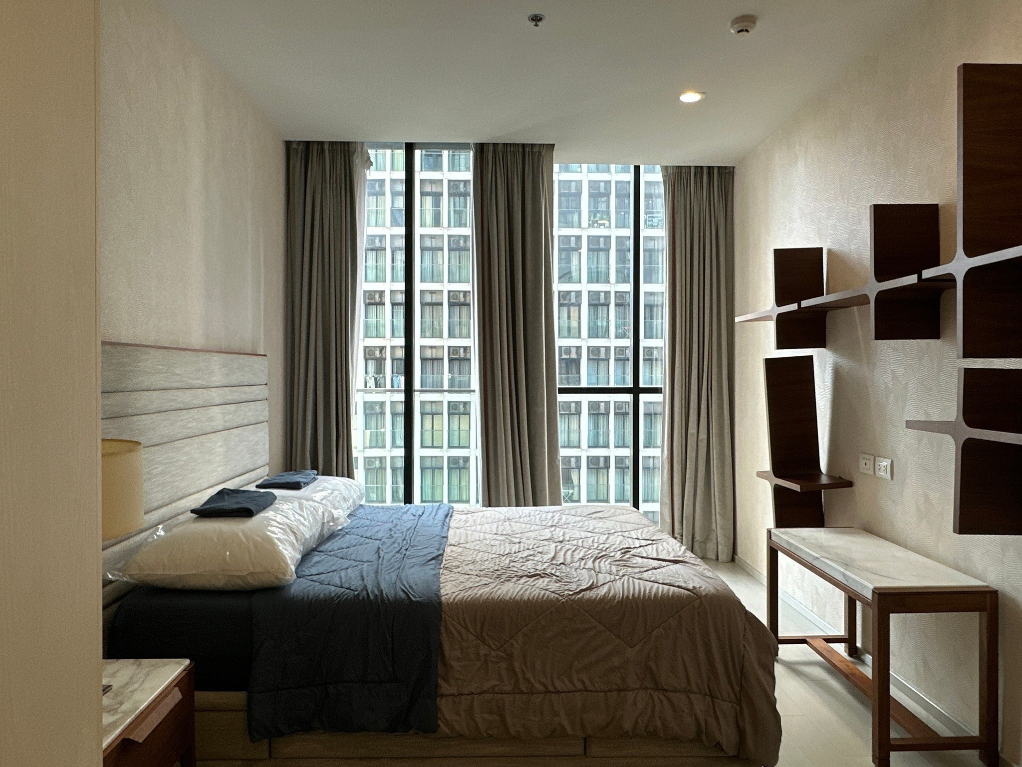 Spacious 1-Bedroom condo at Noble Ploenchit, 58 sqm, for Sale at 15,000,000 THB. Great location near Ploenchit BTS and luxury amenities.