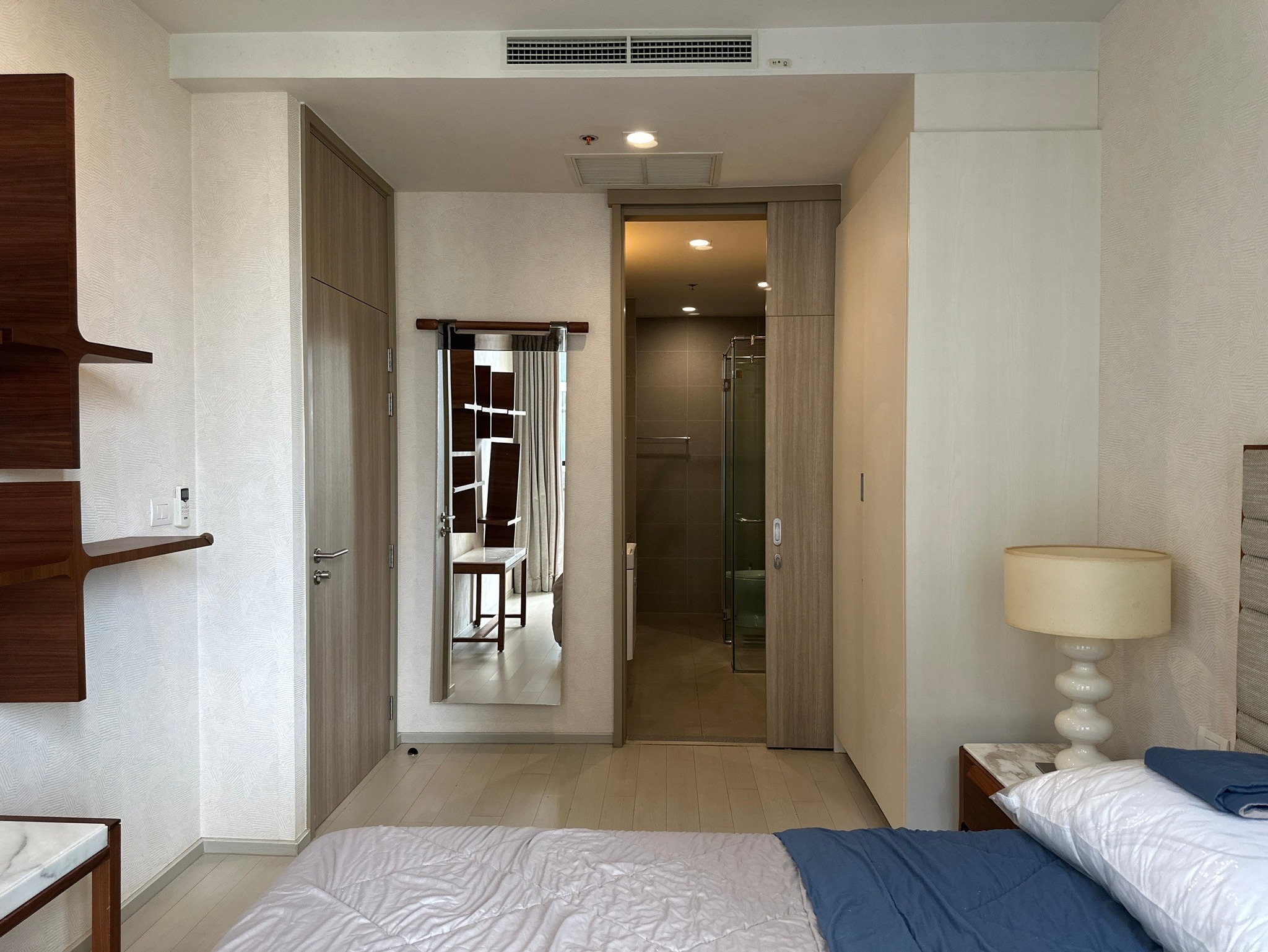 Spacious 1-Bedroom condo at Noble Ploenchit, 58 sqm, for Sale at 15,000,000 THB. Great location near Ploenchit BTS and luxury amenities.