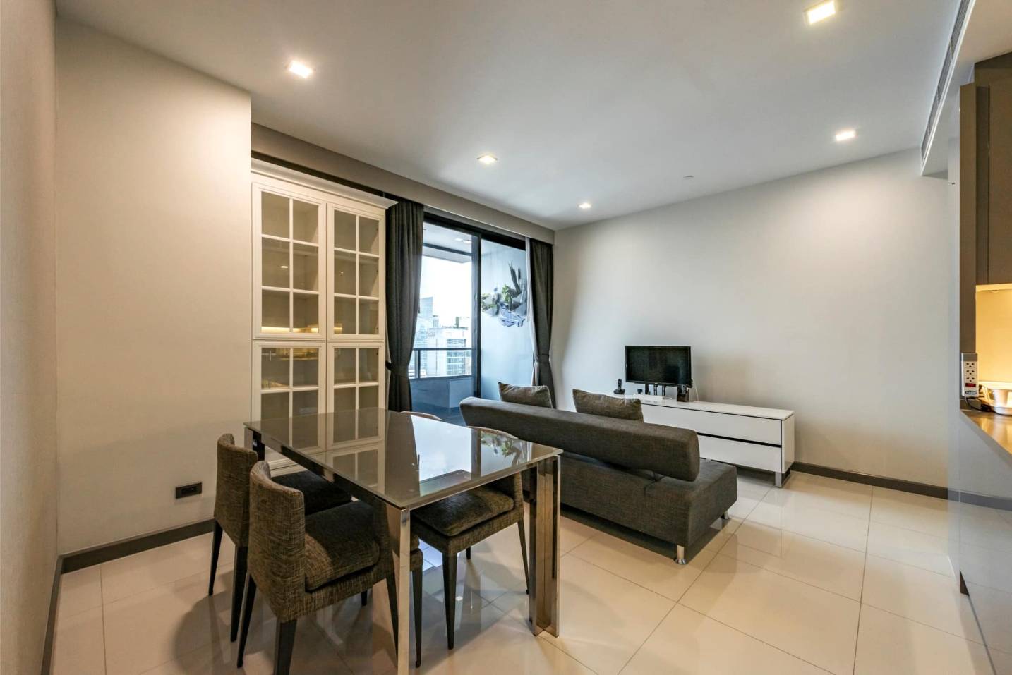 Spacious 2-Bedrooms condo at M Silom, 58 sqm, for Sale at 20,000,000 THB. Prime location near Chong Nonsi BTS, with full amenities and stunning views.