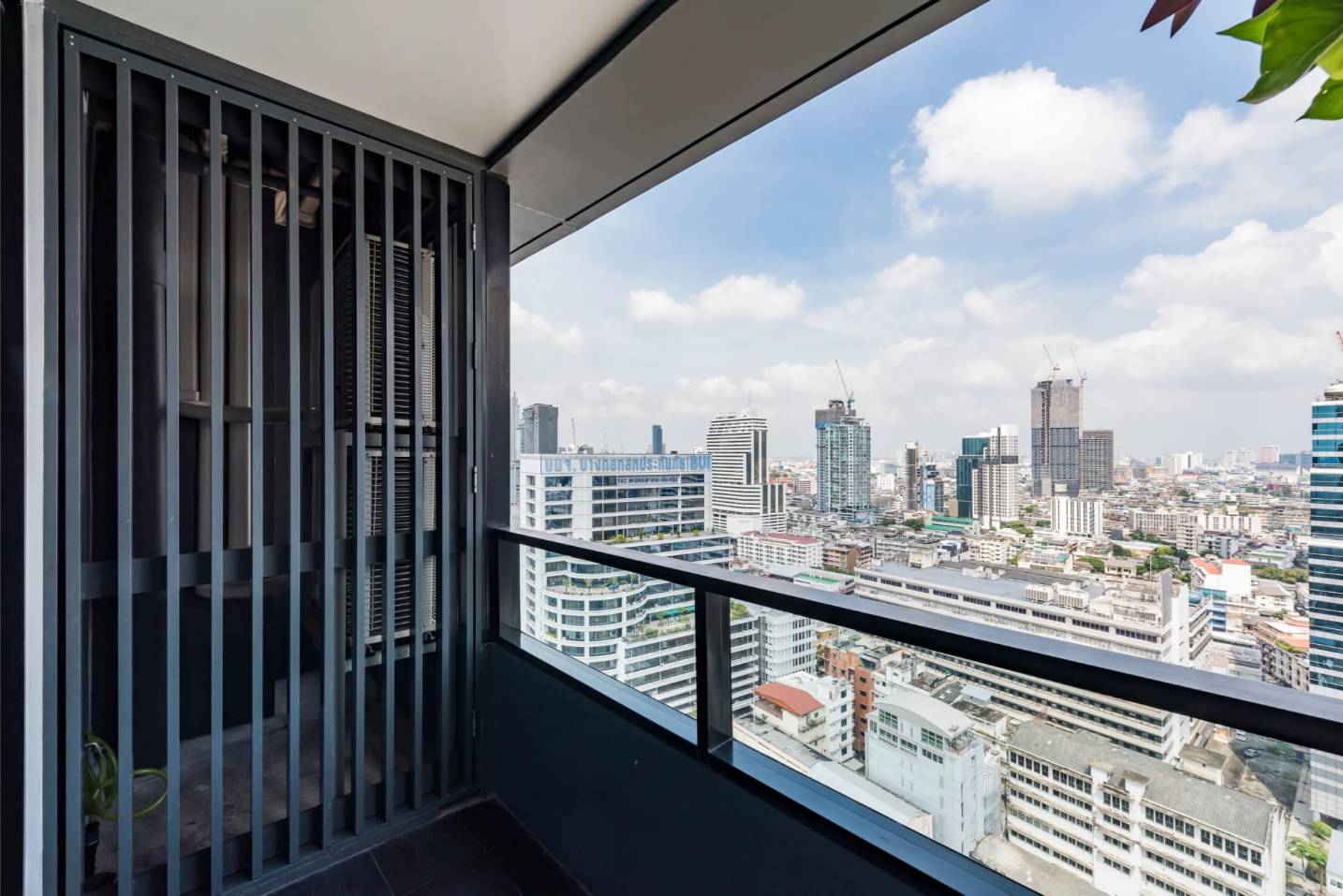 Spacious 2-Bedrooms condo at M Silom, 58 sqm, for Sale at 20,000,000 THB. Prime location near Chong Nonsi BTS, with full amenities and stunning views.