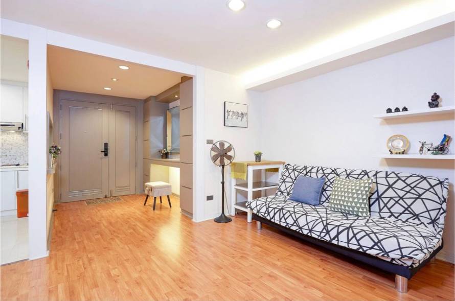 Spacious 2-bedroom, 2-bathroom condo at Crystal Garden, 110 sqm, 58,000 THB/month. Close to BTS Nana with top-notch amenities.