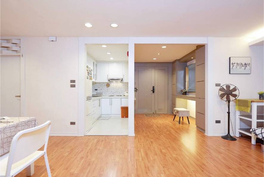 Spacious 2-bedroom, 2-bathroom condo at Crystal Garden, 110 sqm, 58,000 THB/month. Close to BTS Nana with top-notch amenities.
