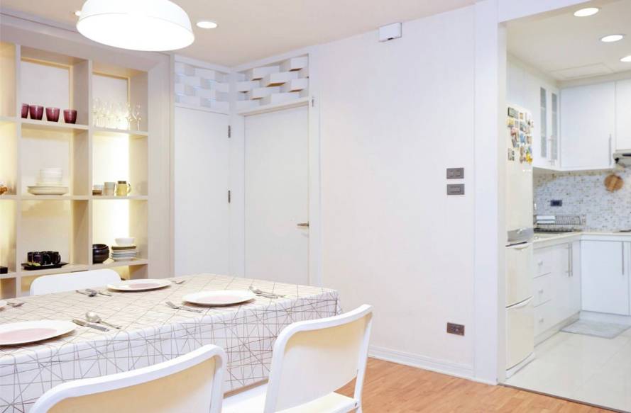 Spacious 2-bedroom, 2-bathroom condo at Crystal Garden, 110 sqm, 58,000 THB/month. Close to BTS Nana with top-notch amenities.