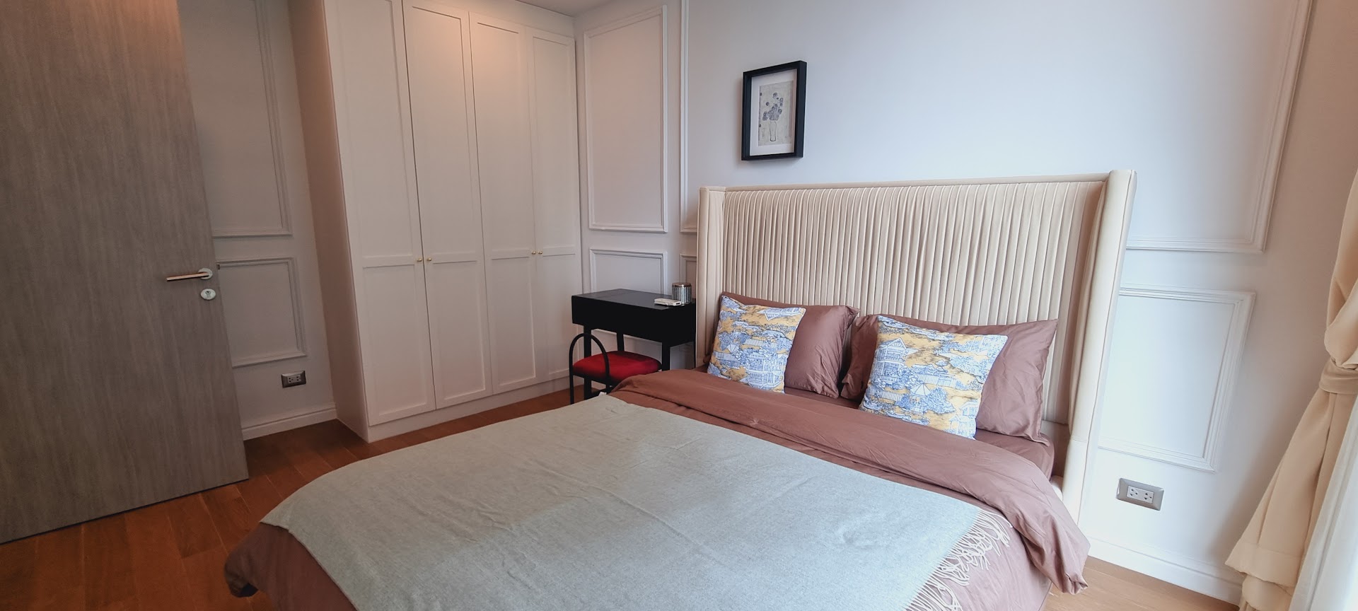 Rent a 2-bedroom condo at Supalai Oriental Sukhumvit 39 for 50,000 THB/month. Fully furnished, 99 sqm, with premium facilities near BTS Phrom Phong. Call now!