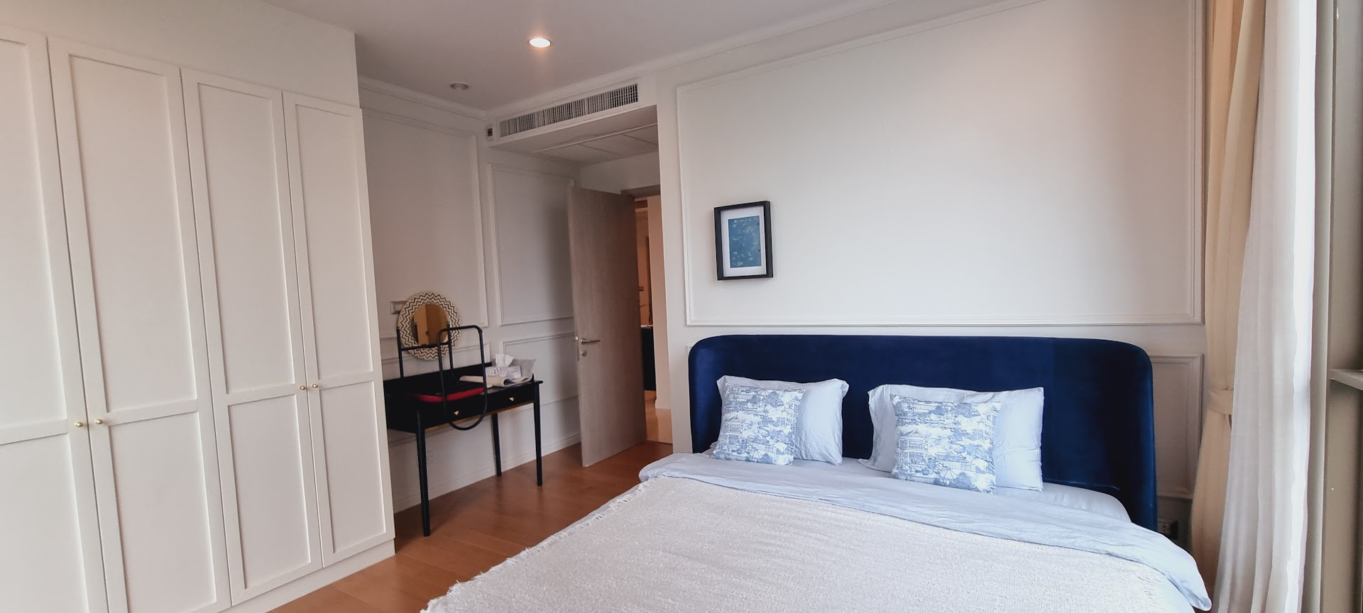 Rent a 2-bedroom condo at Supalai Oriental Sukhumvit 39 for 50,000 THB/month. Fully furnished, 99 sqm, with premium facilities near BTS Phrom Phong. Call now!