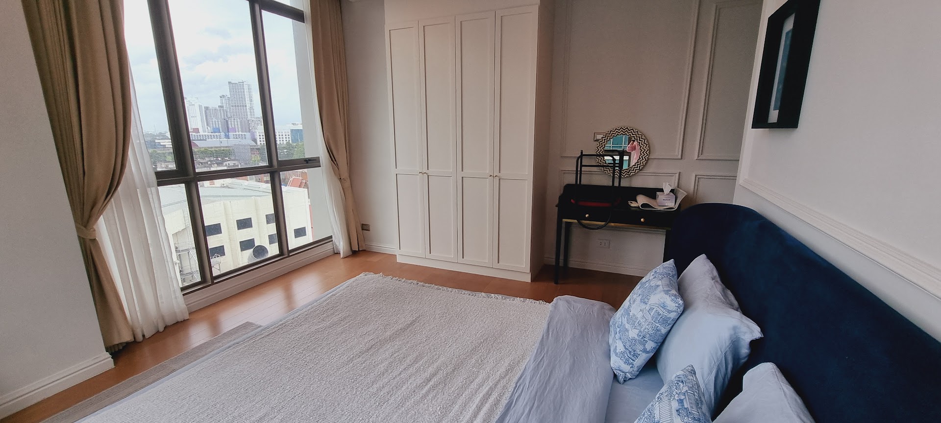 Rent a 2-bedroom condo at Supalai Oriental Sukhumvit 39 for 50,000 THB/month. Fully furnished, 99 sqm, with premium facilities near BTS Phrom Phong. Call now!