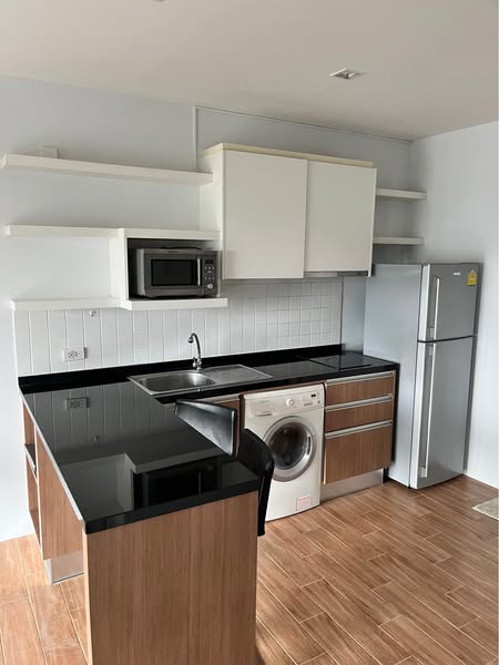 Fully furnished 1-bedroom, 1-bathroom condo at The Seed Musee, 43 sqm, for sale at 5,350,000 THB in Khlong Toei, Bangkok. Prime location near Sukhumvit and BTS.