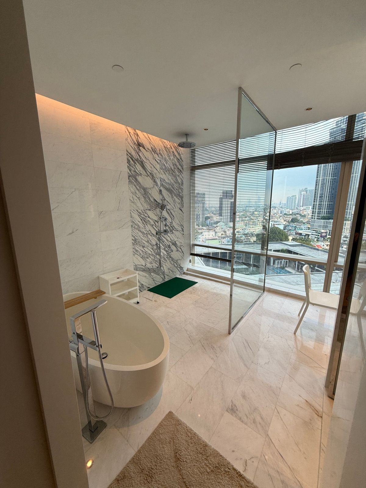 Luxurious 3BR, 3BTH Condo, 250 Sqm at Four Seasons Apartments, Near BTS Saphan Taksin, For Rent at ฿350,000/Month – Riverside Living in Bangkok.