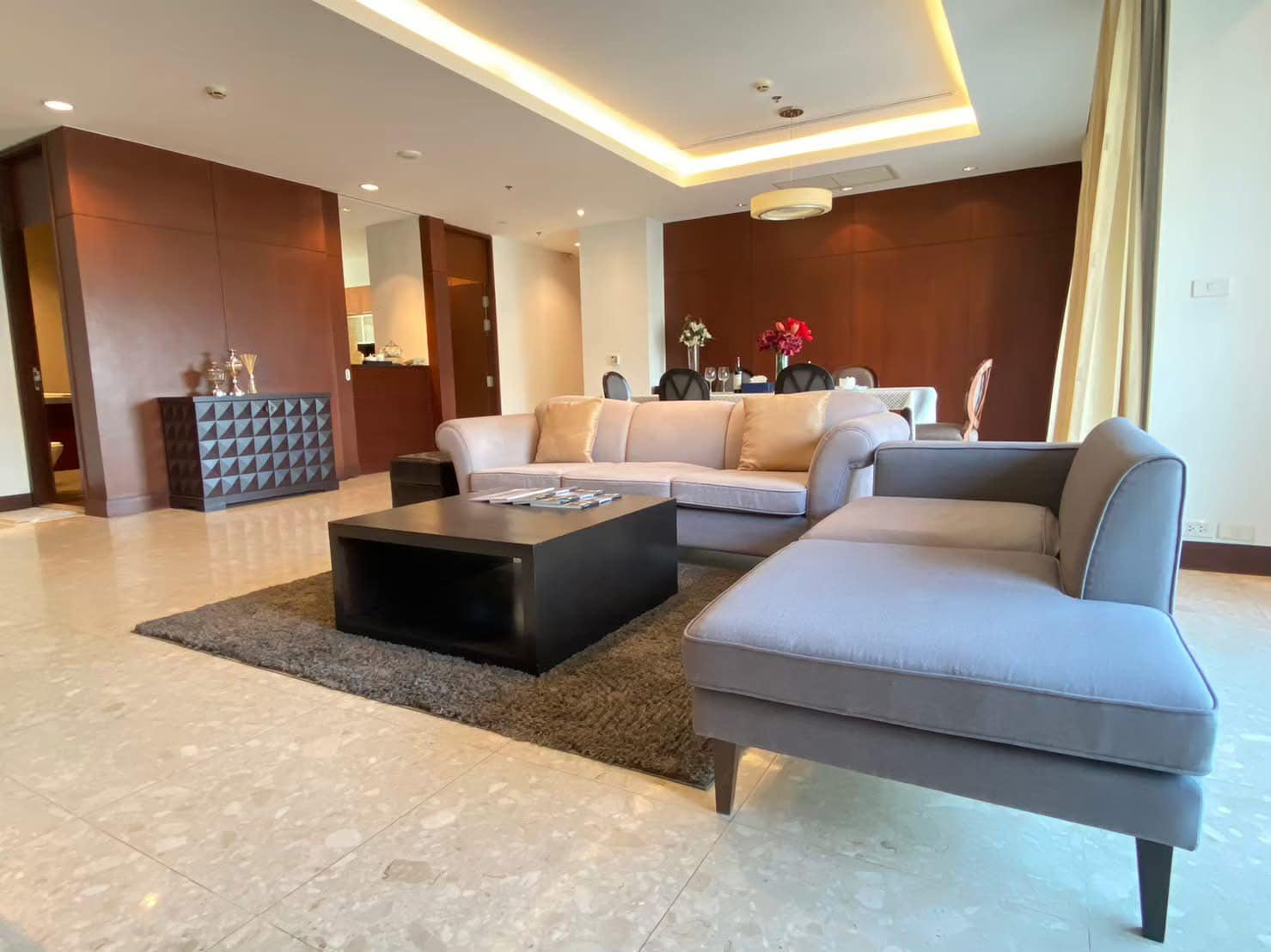 3-Bed, 4-Bath, 230 sqm Condo for Rent at Royal Residence Park, Lumpini – THB 150,000/month, Near BTS Ploenchit & MRT Lumpini, Luxury Living in Bangkok