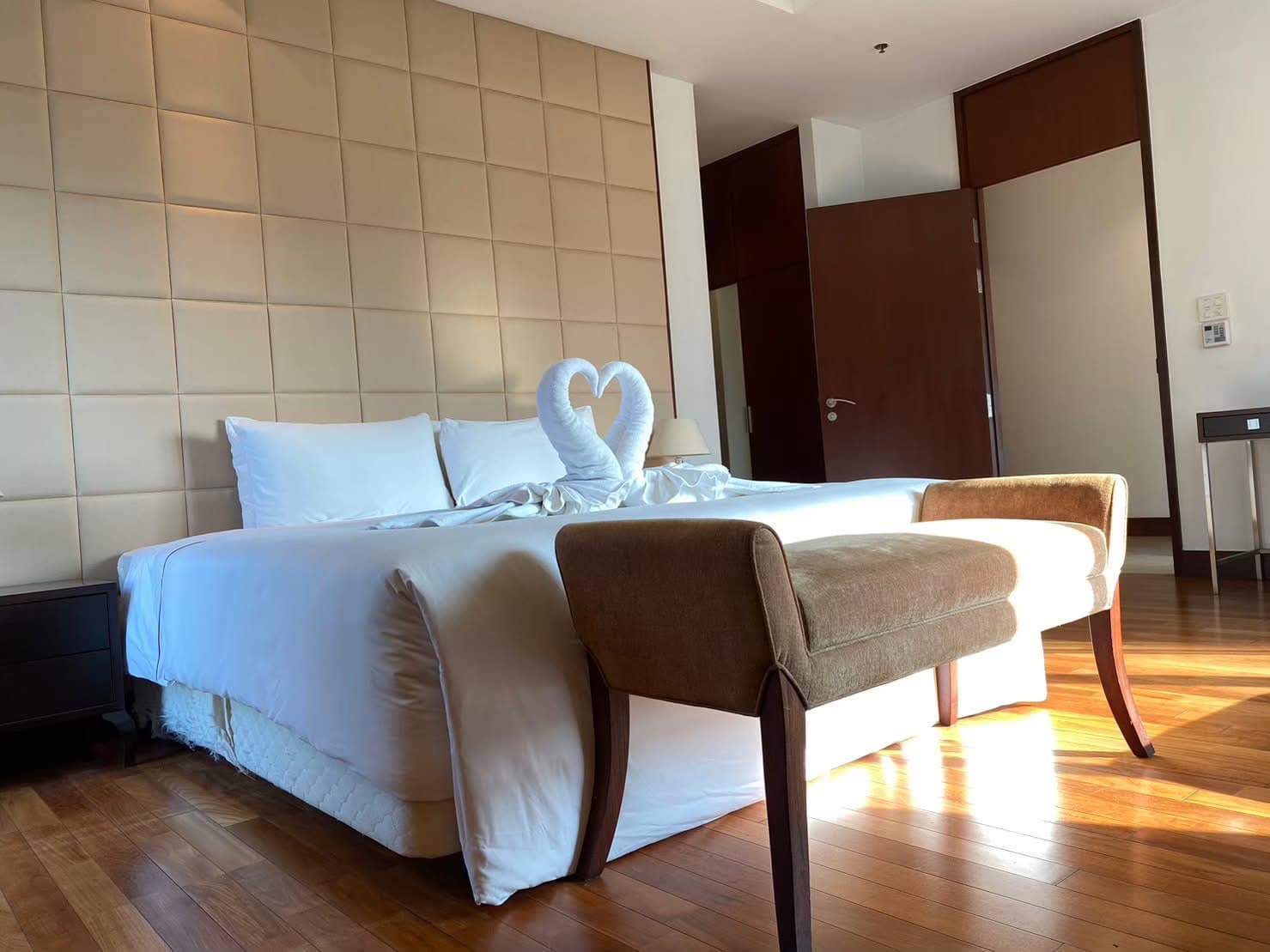 3-Bed, 4-Bath, 230 sqm Condo for Rent at Royal Residence Park, Lumpini – THB 150,000/month, Near BTS Ploenchit & MRT Lumpini, Luxury Living in Bangkok