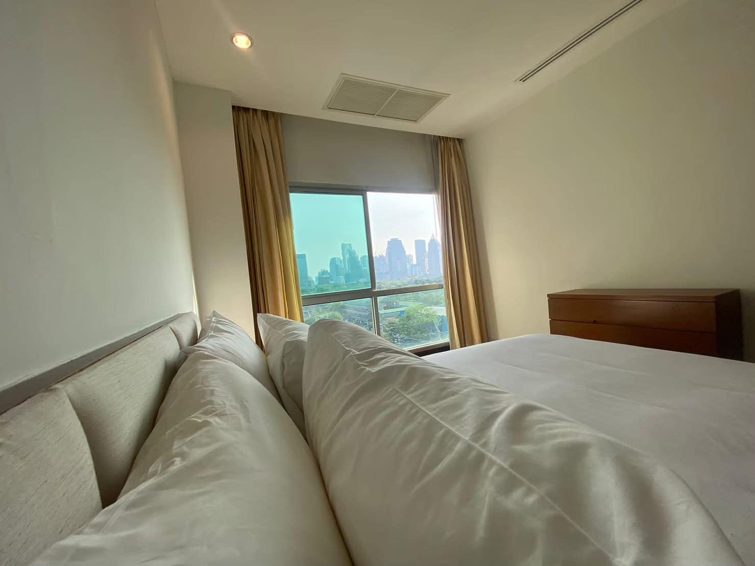 3-Bed, 4-Bath, 230 sqm Condo for Rent at Royal Residence Park, Lumpini – THB 150,000/month, Near BTS Ploenchit & MRT Lumpini, Luxury Living in Bangkok