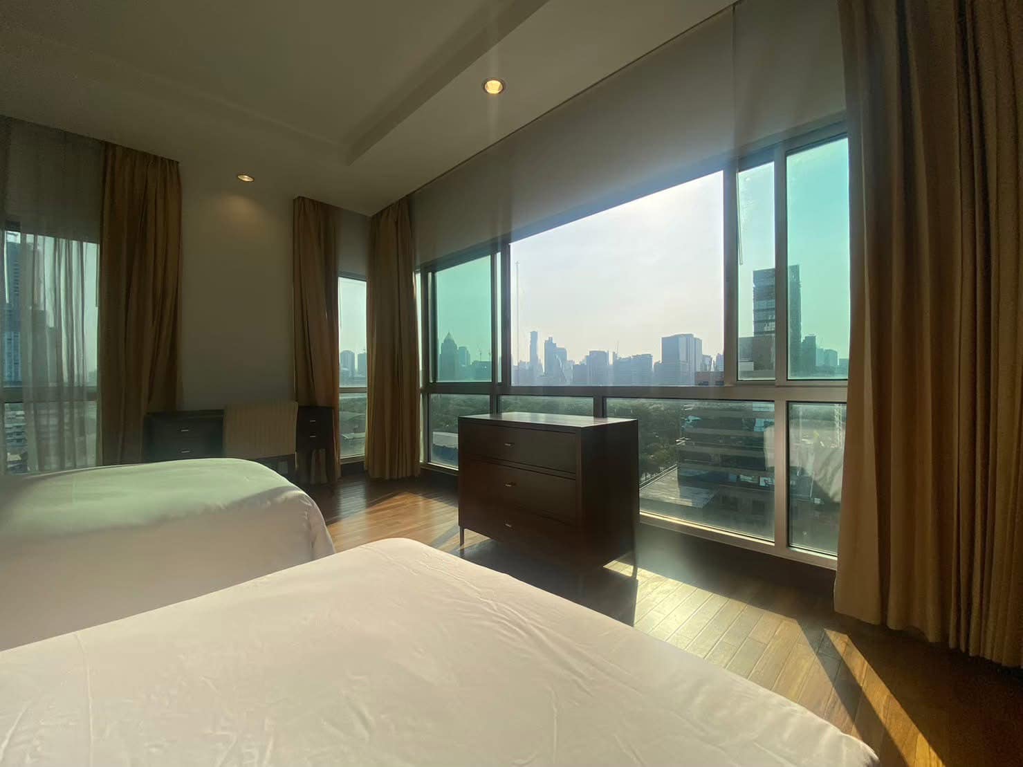 3-Bed, 4-Bath, 230 sqm Condo for Rent at Royal Residence Park, Lumpini – THB 150,000/month, Near BTS Ploenchit & MRT Lumpini, Luxury Living in Bangkok