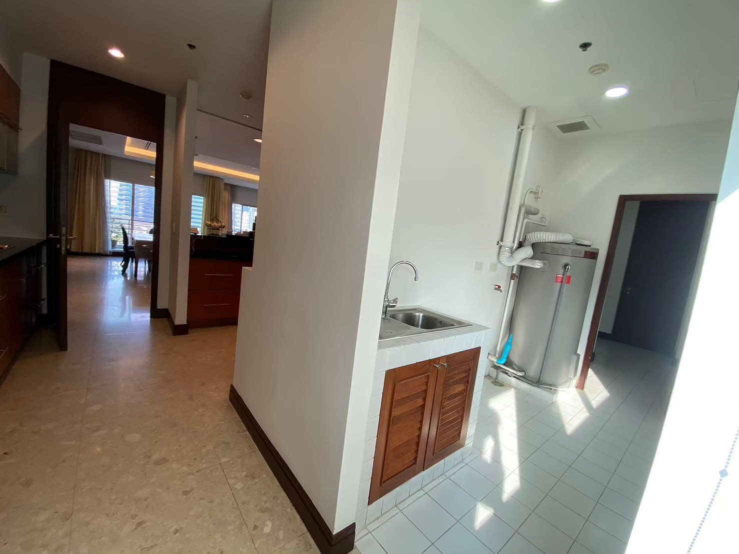 3-Bed, 4-Bath, 230 sqm Condo for Rent at Royal Residence Park, Lumpini – THB 150,000/month, Near BTS Ploenchit & MRT Lumpini, Luxury Living in Bangkok