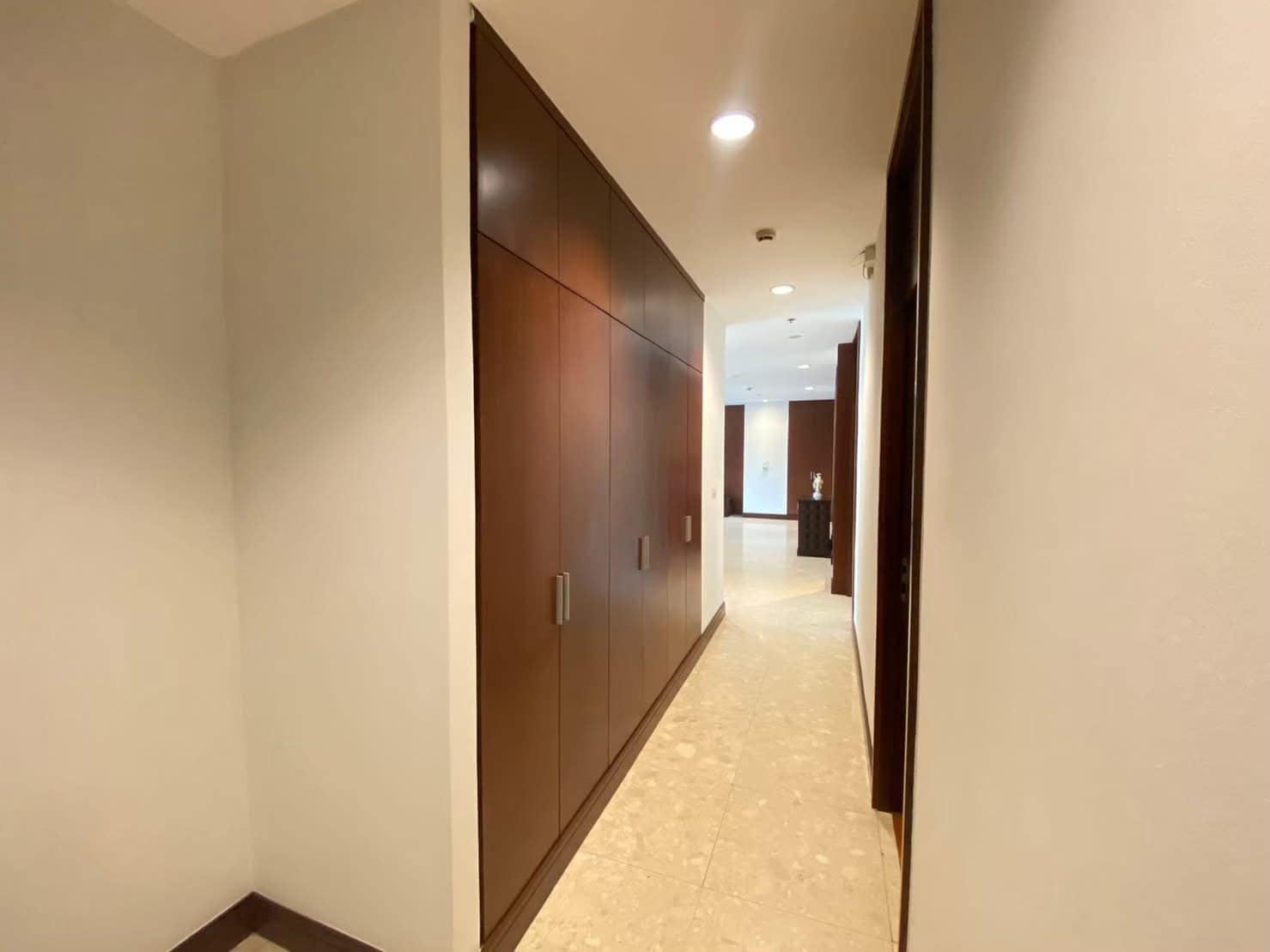 3-Bed, 4-Bath, 230 sqm Condo for Rent at Royal Residence Park, Lumpini – THB 150,000/month, Near BTS Ploenchit & MRT Lumpini, Luxury Living in Bangkok