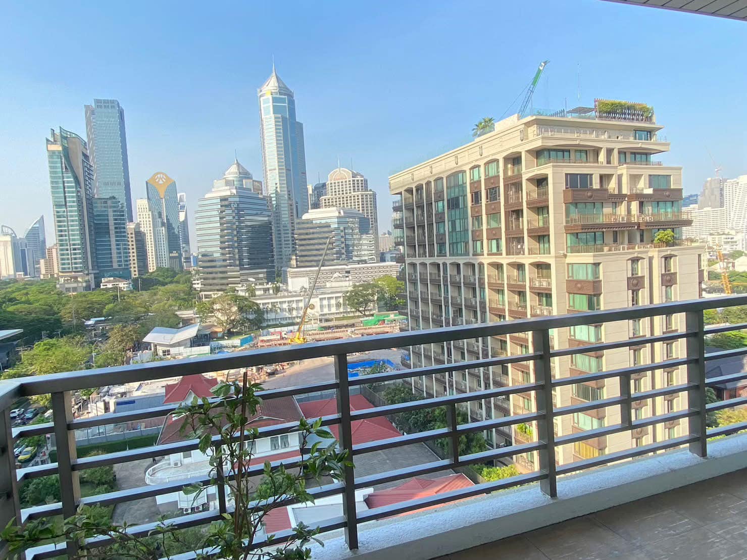 3-Bed, 4-Bath, 230 sqm Condo for Rent at Royal Residence Park, Lumpini – THB 150,000/month, Near BTS Ploenchit & MRT Lumpini, Luxury Living in Bangkok