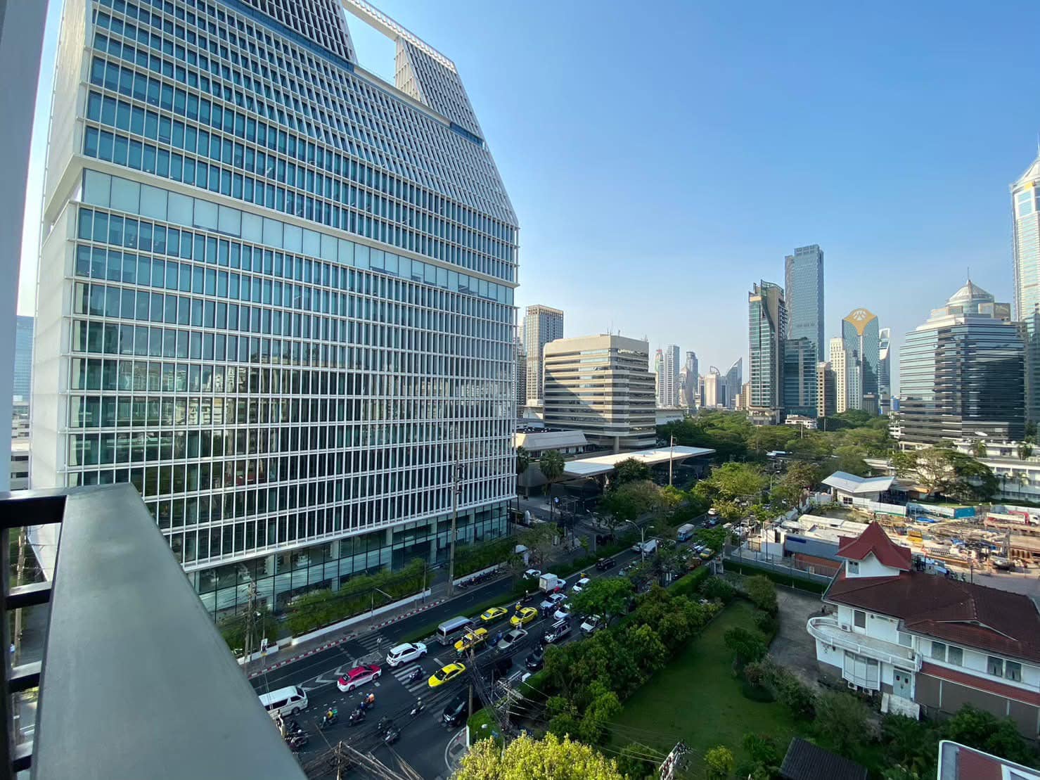 3-Bed, 4-Bath, 230 sqm Condo for Rent at Royal Residence Park, Lumpini – THB 150,000/month, Near BTS Ploenchit & MRT Lumpini, Luxury Living in Bangkok