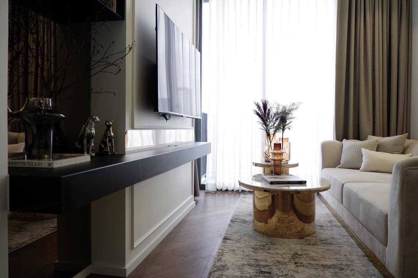 Experience luxury living at 28 Chidlom. This 1-bedroom, 25th-floor condo offers 44 sqm of elegance, fully furnished with Rent: 55,000 THB/month near BTS Chidlom