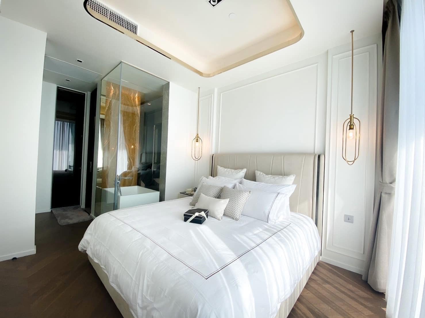 Experience luxury living at 28 Chidlom. This 1-bedroom, 25th-floor condo offers 44 sqm of elegance, fully furnished with Rent: 55,000 THB/month near BTS Chidlom