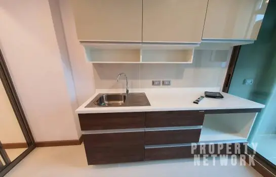 1-Bedroom, 1-Bathroom Condo at Supalai Oriental Sukhumvit 39 – 39 sqm, For Rent at ฿25,000/month or For Sale at ฿5,800,000, Near MRT Phetchaburi