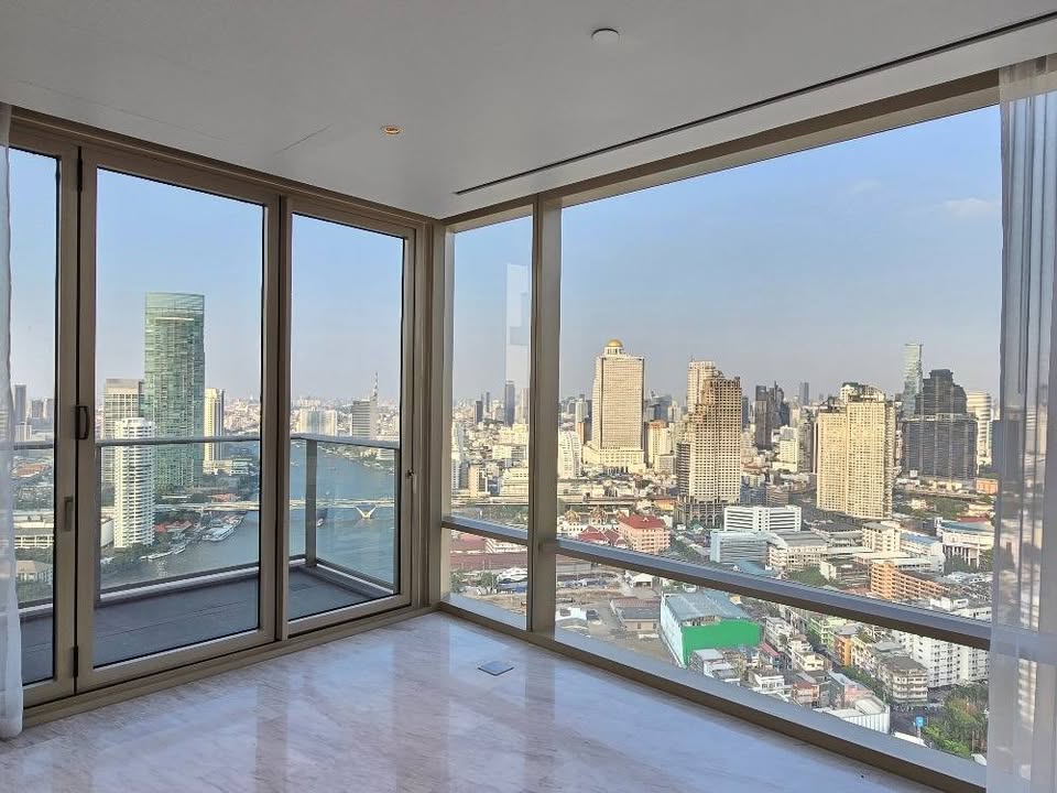 Luxury 2-bedroom, 3-bathroom condo for rent at Four Seasons Private Residences Bangkok. 32nd floor, 117 sqm, river views. Rent: 250,000 THB/month.
