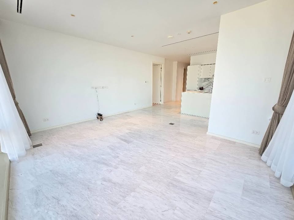 Luxury 2-bedroom, 3-bathroom condo for rent at Four Seasons Private Residences Bangkok. 32nd floor, 117 sqm, river views. Rent: 250,000 THB/month.