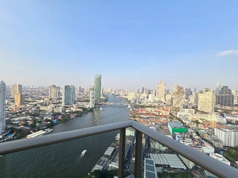 Luxury 2-bedroom, 3-bathroom condo for rent at Four Seasons Private Residences Bangkok. 32nd floor, 117 sqm, river views. Rent: 250,000 THB/month.
