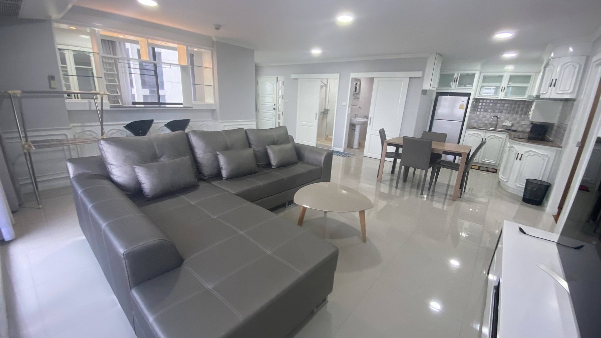 Rent a spacious 2-bedroom, 2-bathroom condo at Supalai Place Sukhumvit 39. Fully furnished, 111.54 sqm, for 38,500 THB/month. Near BTS Phrom Phong