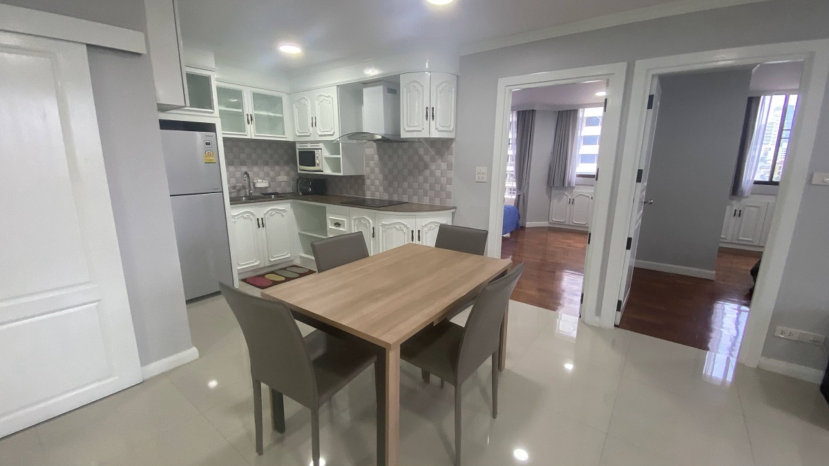 Rent a spacious 2-bedroom, 2-bathroom condo at Supalai Place Sukhumvit 39. Fully furnished, 111.54 sqm, for 38,500 THB/month. Near BTS Phrom Phong