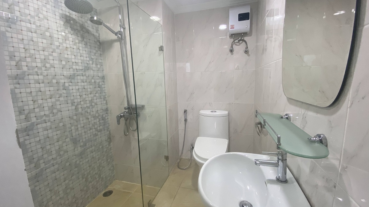 Rent a spacious 2-bedroom, 2-bathroom condo at Supalai Place Sukhumvit 39. Fully furnished, 111.54 sqm, for 38,500 THB/month. Near BTS Phrom Phong