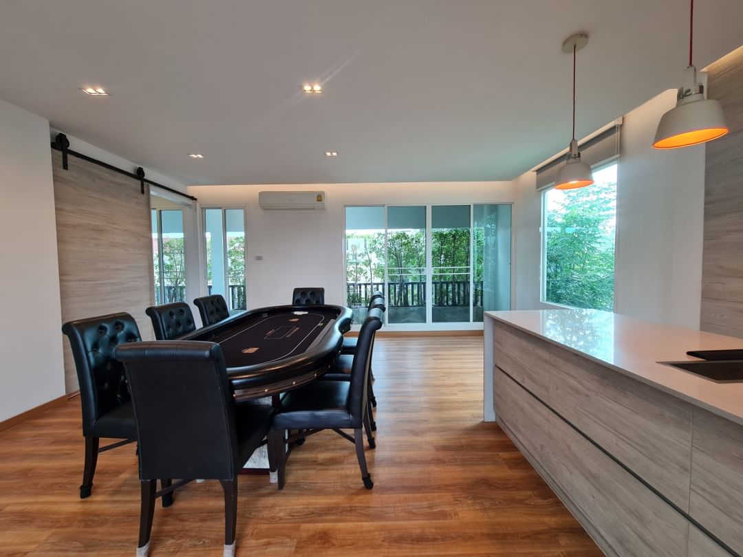 3-Bed 6-Bath Townhome Thonglor 650 sqm For Sale 42M THB