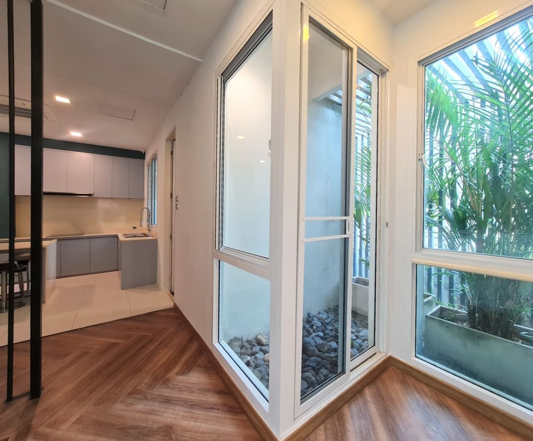 3-Bed 6-Bath Townhome Thonglor 650 sqm For Sale 42M THB