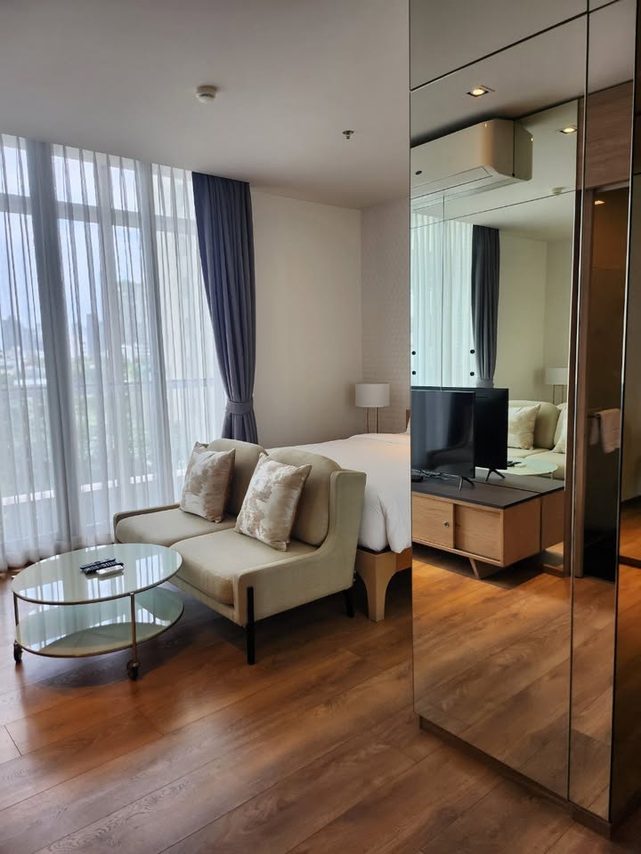 1-Bedroom, 1-Bathroom, 33 sqm Condo for Rent at Park Origin Phrom Phong, 29,000 THB/month, Near Phrom Phong BTS