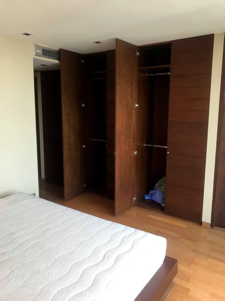2-Bedroom, 2-Bathroom, 121 sqm Condo for Sale at Supalai Place Sukhumvit 39, 8,800,000 THB, Near Phrom Phong BTS