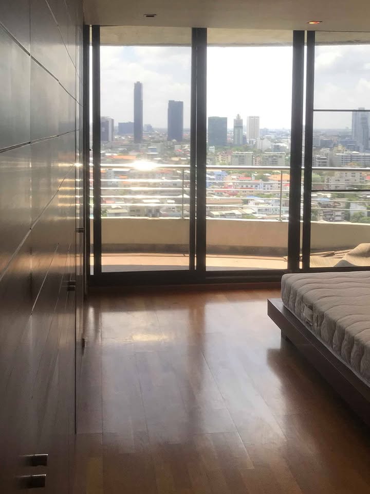 2-Bedroom, 2-Bathroom, 121 sqm Condo for Sale at Supalai Place Sukhumvit 39, 8,800,000 THB, Near Phrom Phong BTS