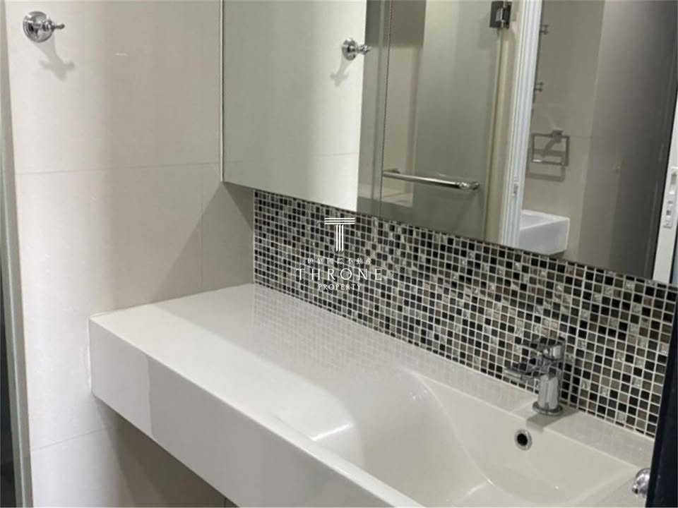 1-Bedroom, 1-Bathroom, 35 sqm Condo for Rent at Rhythm Sukhumvit 44/1, 23,000 THB/month, Near Phra Khanong BTS