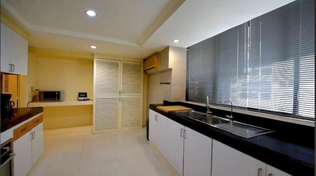 3-BR 4-BTH 265 sqm President Park Sukhumvit 24 for Rent 75,000 THB/month Near Phrom Phong BTS