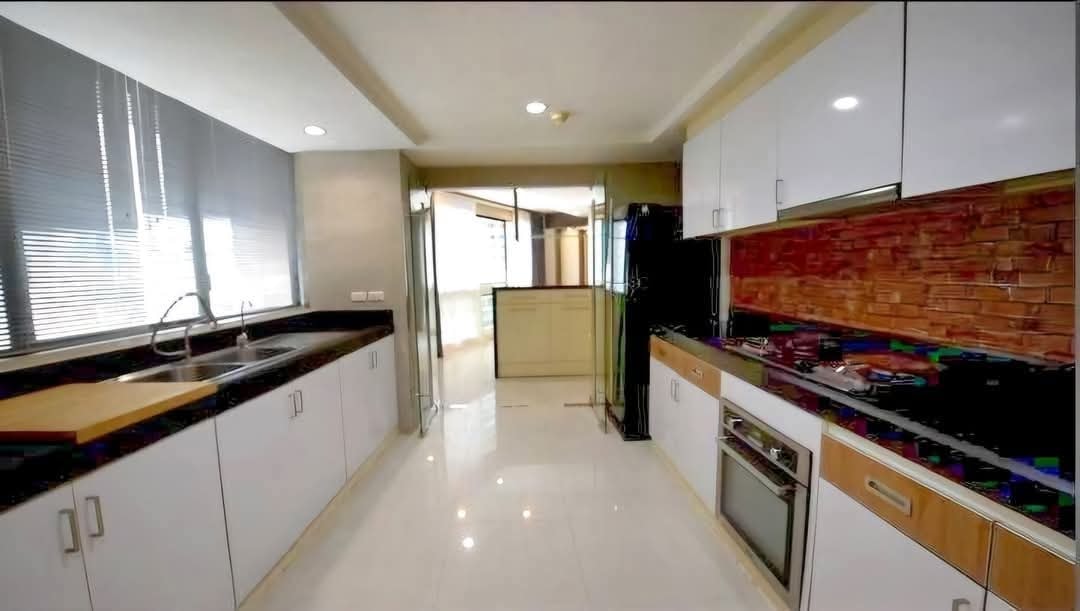 3-BR 4-BTH 265 sqm President Park Sukhumvit 24 for Rent 75,000 THB/month Near Phrom Phong BTS