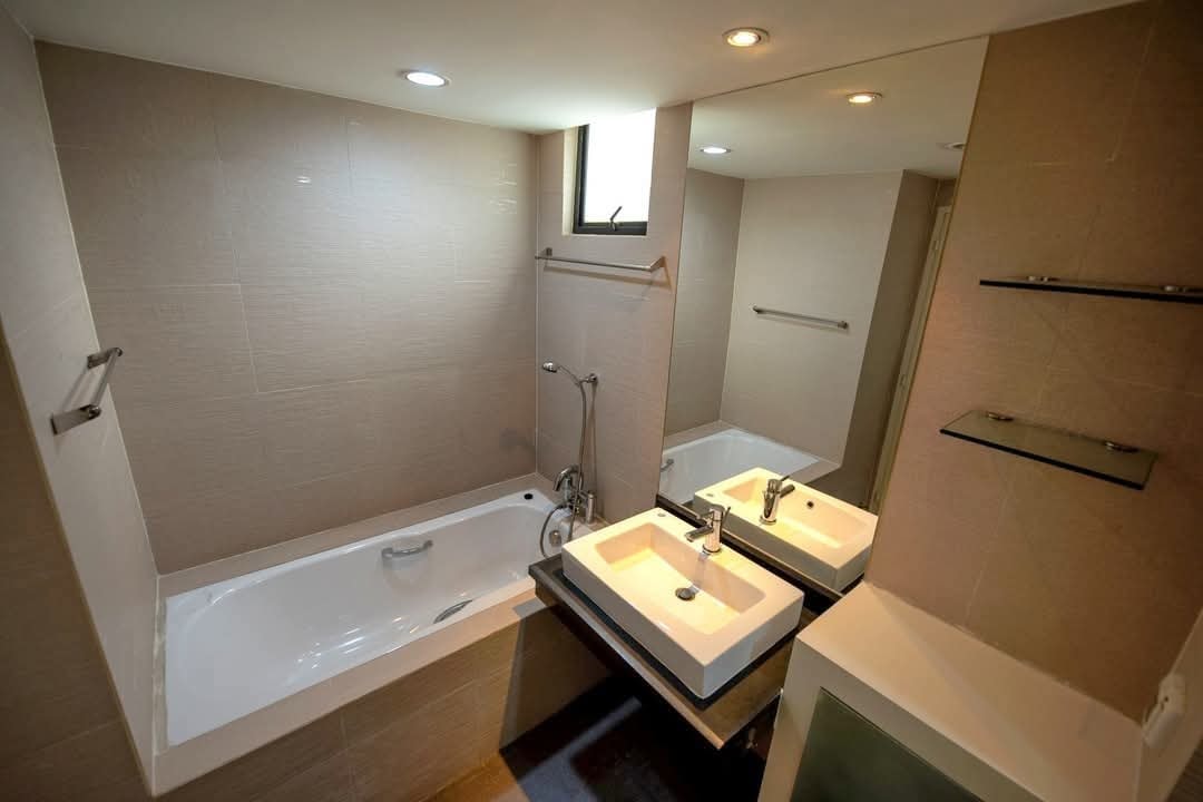 3-BR 4-BTH 265 sqm President Park Sukhumvit 24 for Rent 75,000 THB/month Near Phrom Phong BTS