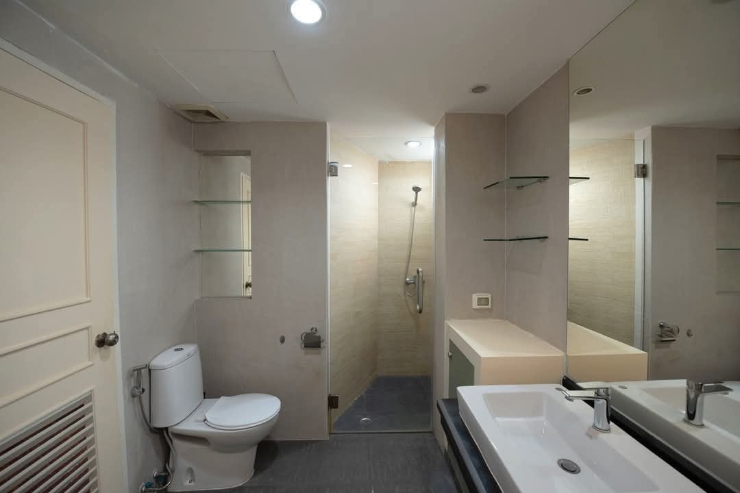 3-BR 4-BTH 265 sqm President Park Sukhumvit 24 for Rent 75,000 THB/month Near Phrom Phong BTS
