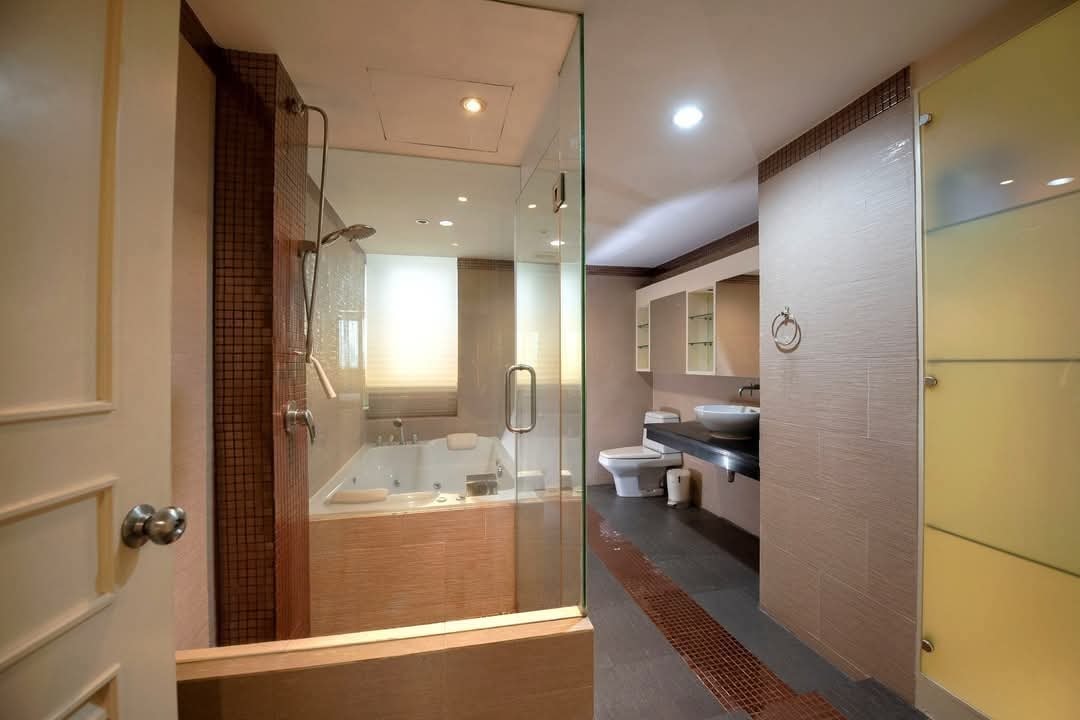 3-BR 4-BTH 265 sqm President Park Sukhumvit 24 for Rent 75,000 THB/month Near Phrom Phong BTS