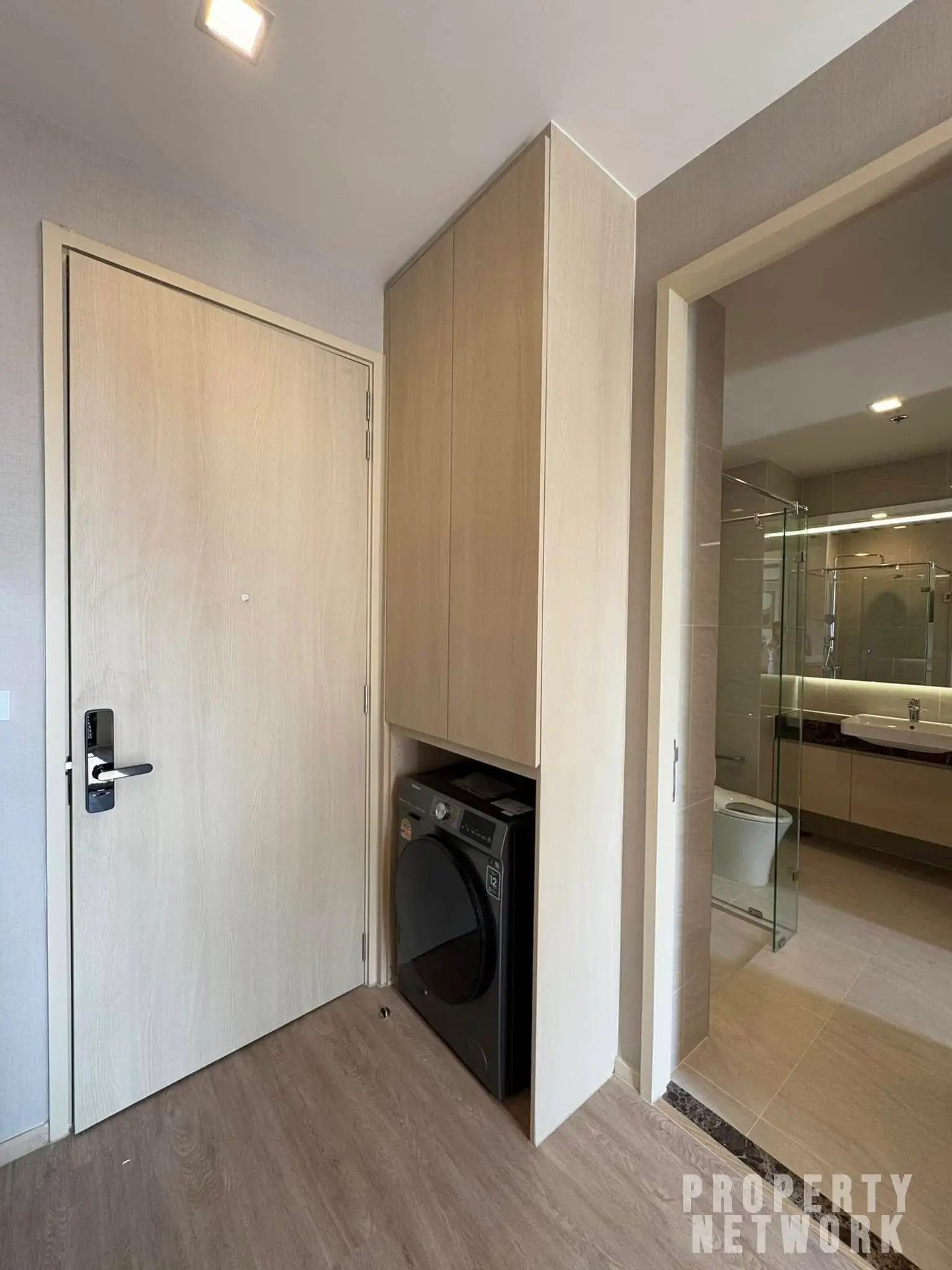 1-BR, 1-BTH Condo, 30 sqm, ฿32,000/month, Noble State 39, 32nd Floor, Near BTS Phrom Phong – Fully Furnished, Luxury Living for Rent
