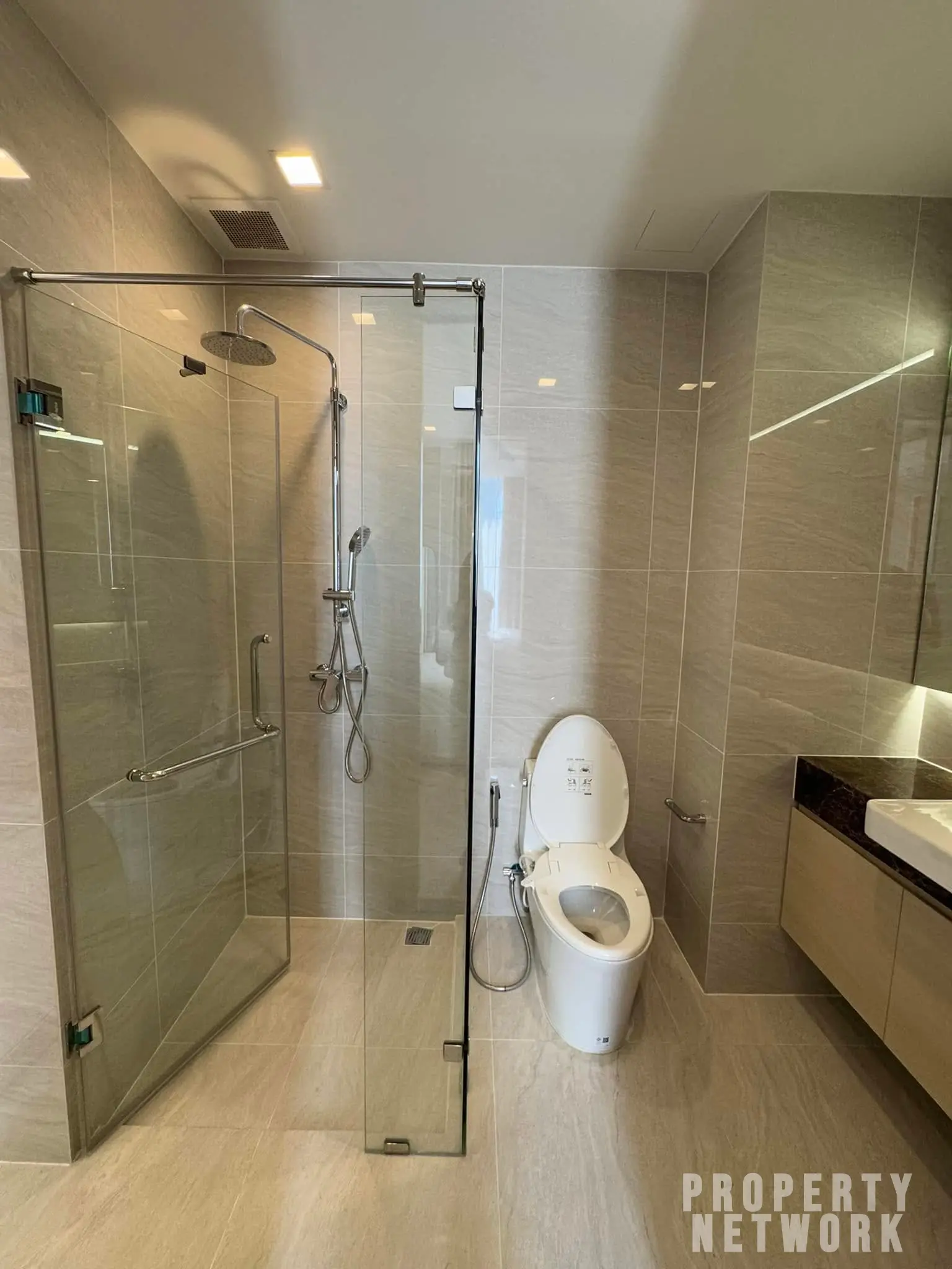 1-BR, 1-BTH Condo, 30 sqm, ฿32,000/month, Noble State 39, 32nd Floor, Near BTS Phrom Phong – Fully Furnished, Luxury Living for Rent