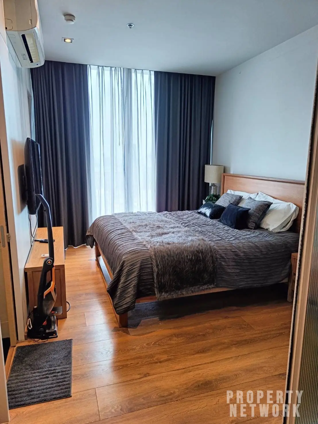 1-Bedroom, 1-Bathroom Condo at Park Origin Phrom Phong, 30 sqm, Rent ฿32,000/month, Near BTS Phrom Phong – Fully Furnished, Modern Design, Prime Location