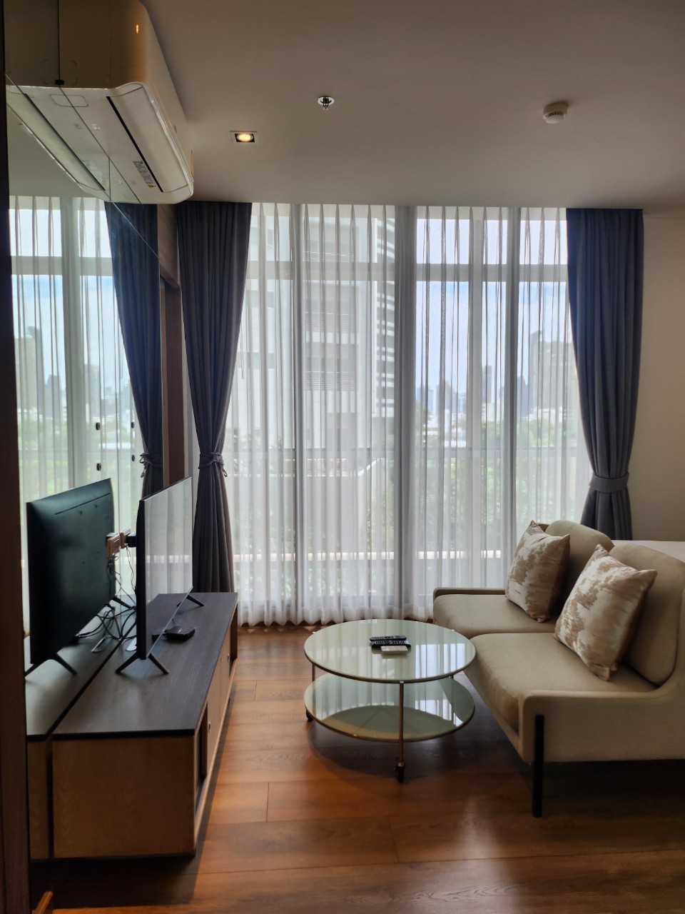 1-Bedroom 1-Bathroom 33 sqm Condo at Park Origin Phrom Phong for rent at 29,000 THB/month. Fully furnished, prime location, ready to move in.