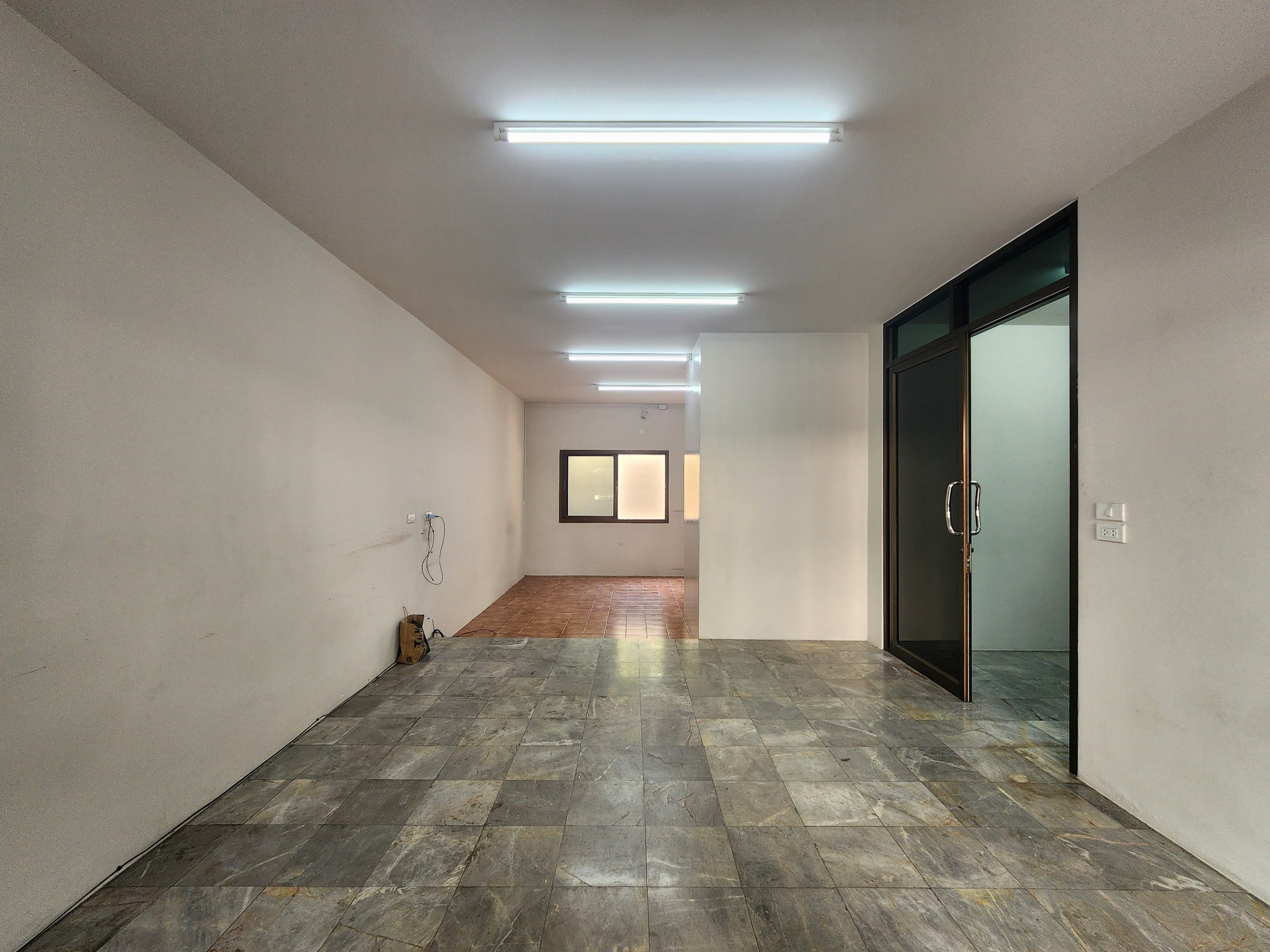 4 BR, 3 BTH Townhome, 200 SQM, THB 39,000/Month – Soi Ladprao 84, Near MRT Lat Phrao 71 – Spacious Rental in Wang Thonglang, Bangkok