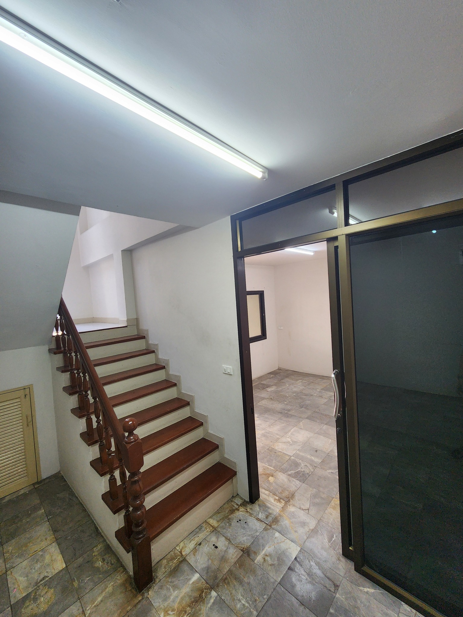 4 BR, 3 BTH Townhome, 200 SQM, THB 39,000/Month – Soi Ladprao 84, Near MRT Lat Phrao 71 – Spacious Rental in Wang Thonglang, Bangkok