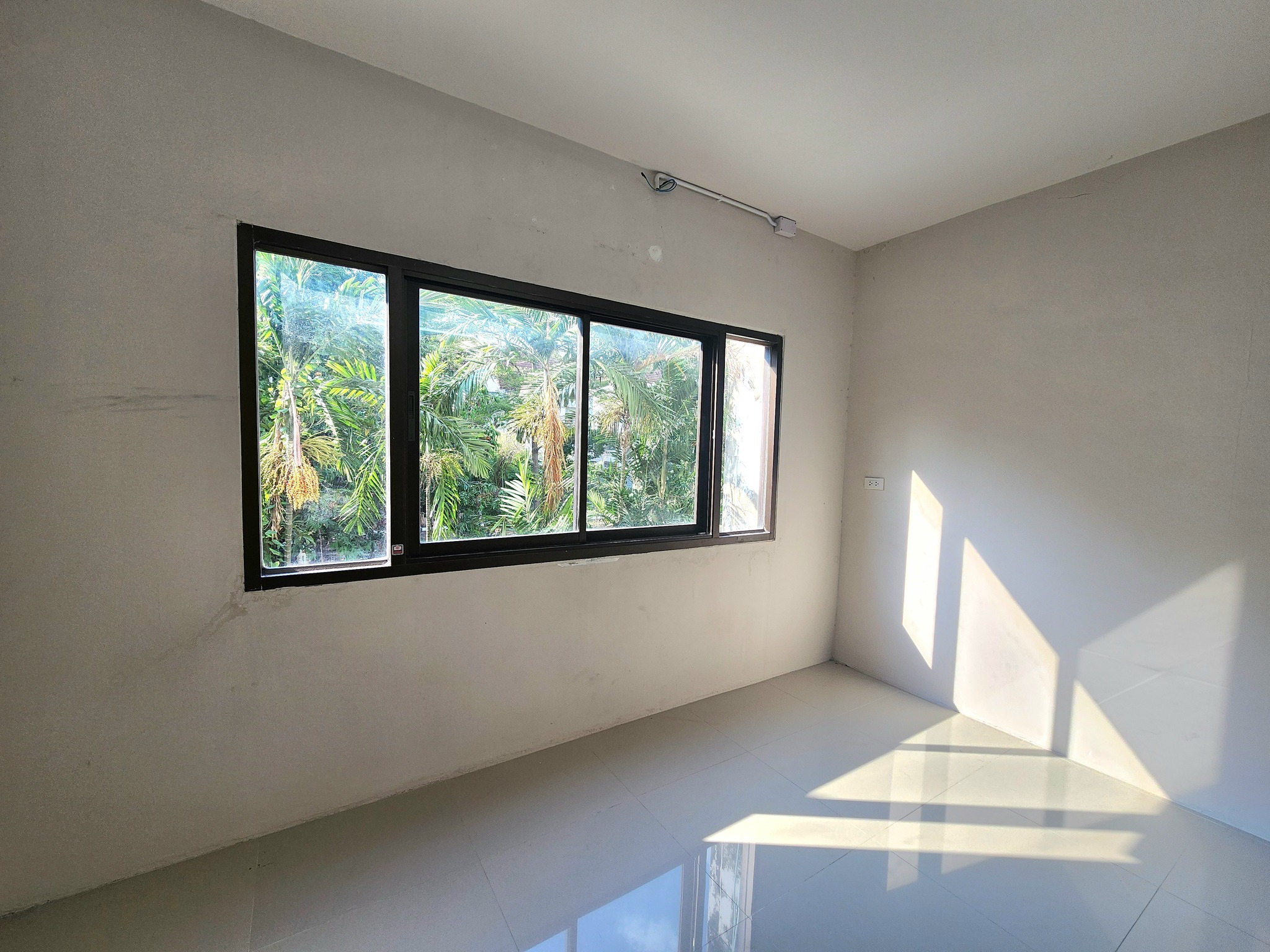 4 BR, 3 BTH Townhome, 200 SQM, THB 39,000/Month – Soi Ladprao 84, Near MRT Lat Phrao 71 – Spacious Rental in Wang Thonglang, Bangkok