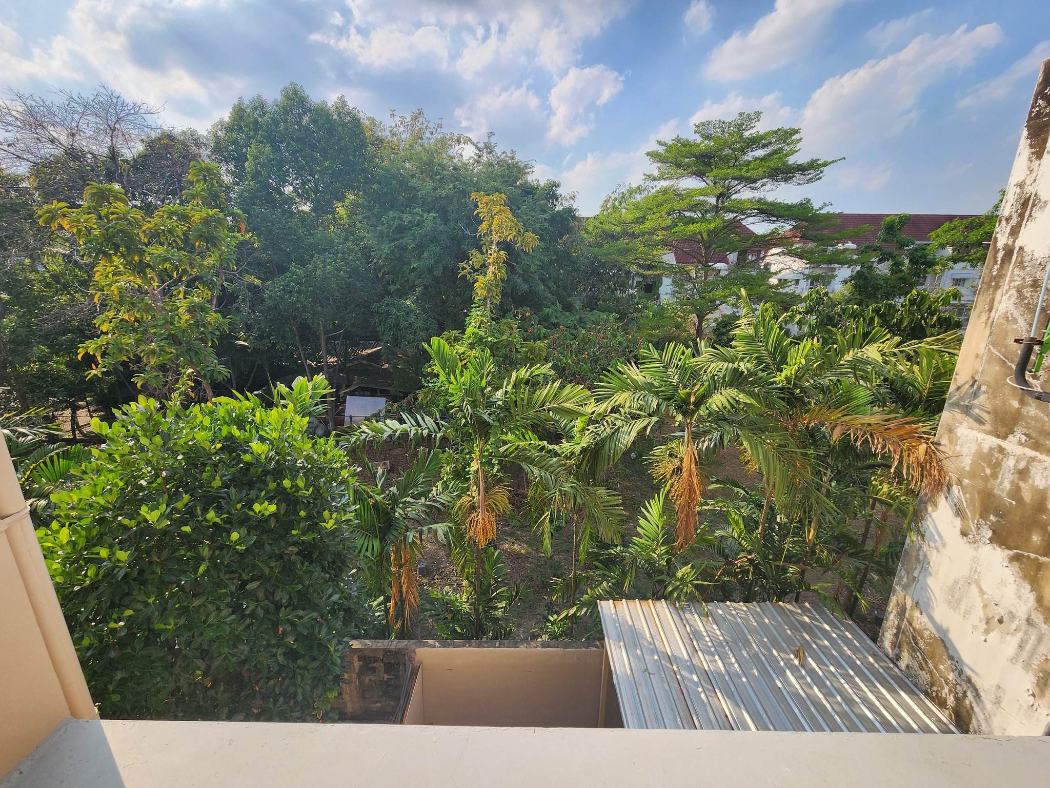 4 BR, 3 BTH Townhome, 200 SQM, THB 39,000/Month – Soi Ladprao 84, Near MRT Lat Phrao 71 – Spacious Rental in Wang Thonglang, Bangkok